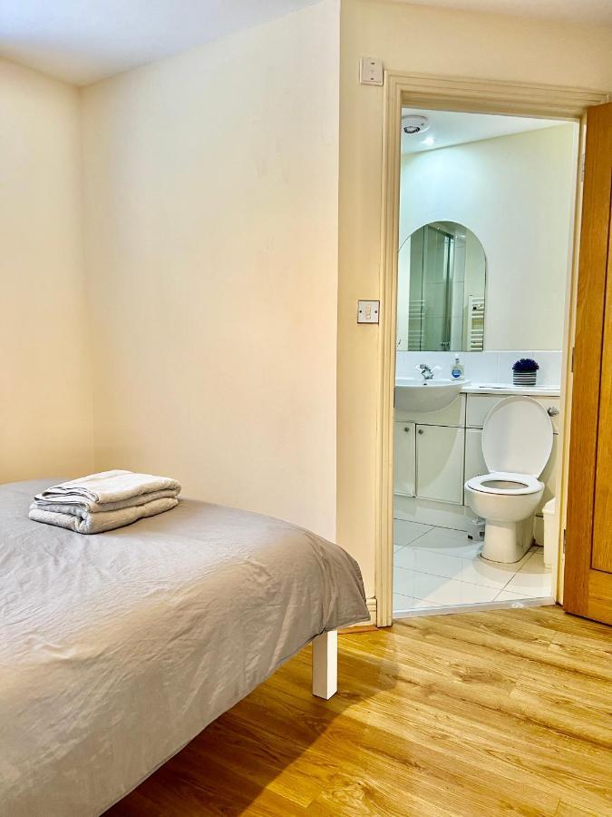 Luxury 3 Bedroom Riverside - Canary Wharf & The O2 Arena Londres