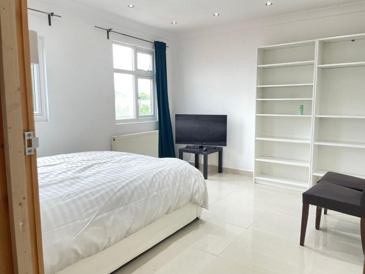 Pensión Private Room- Direct Travel Central/ Heathrow