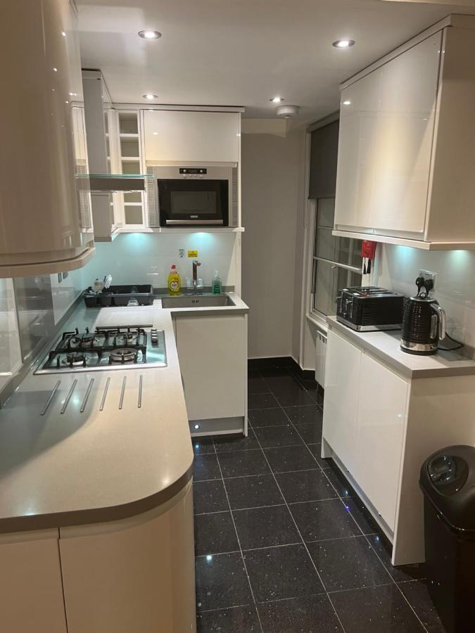 Beautiful 1 Bedroom Penthouse Flat Apartamento