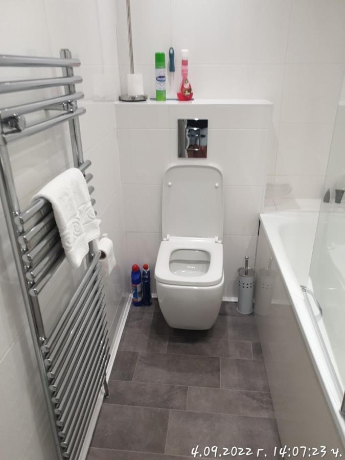Beautiful 1 Bedroom Penthouse Flat Apartamento *