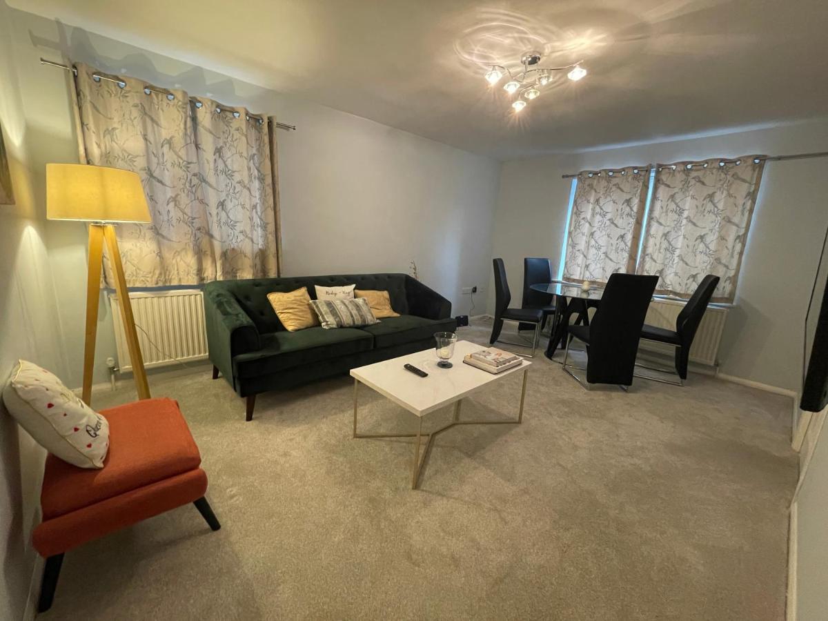 2 Bedroom Near Southfields Londres