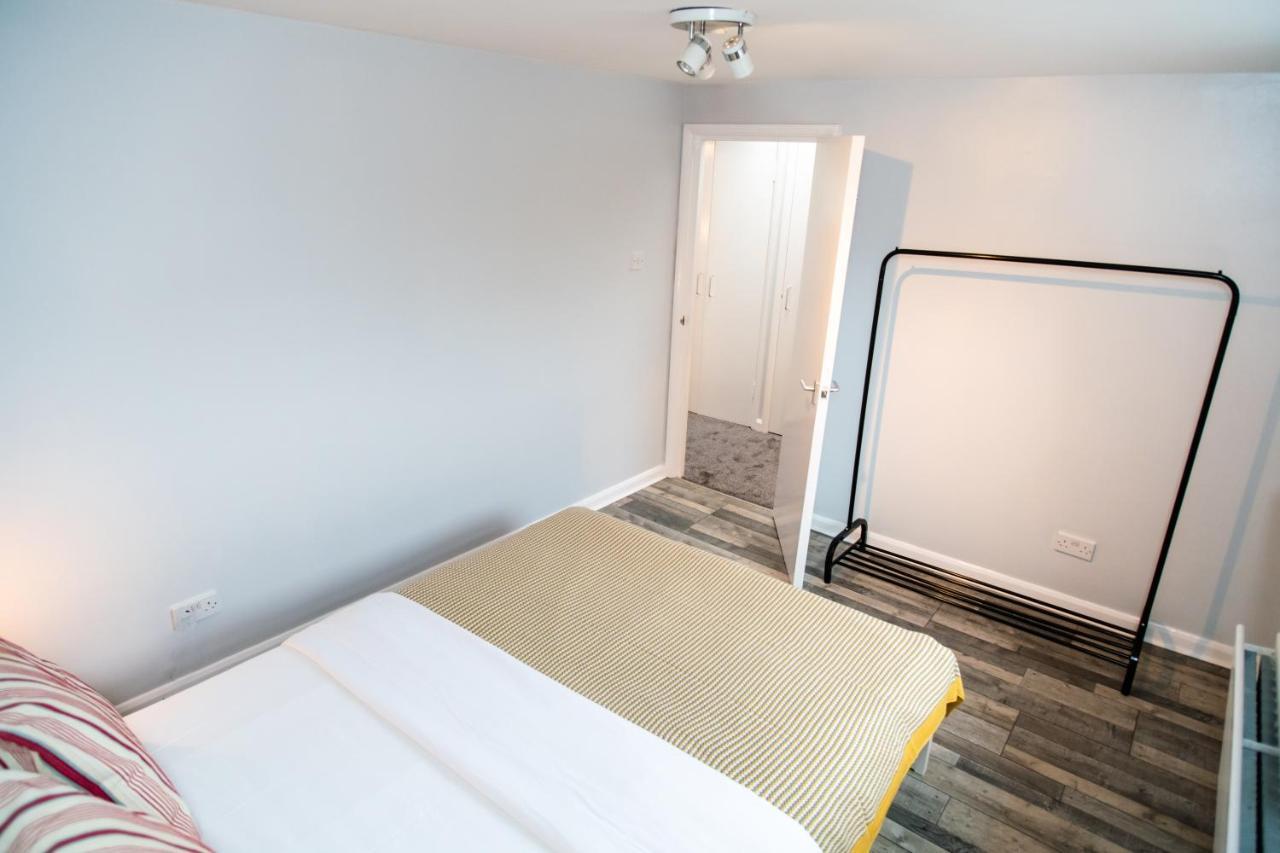 Two Bedroom Duplex In Angel High Street * Londres