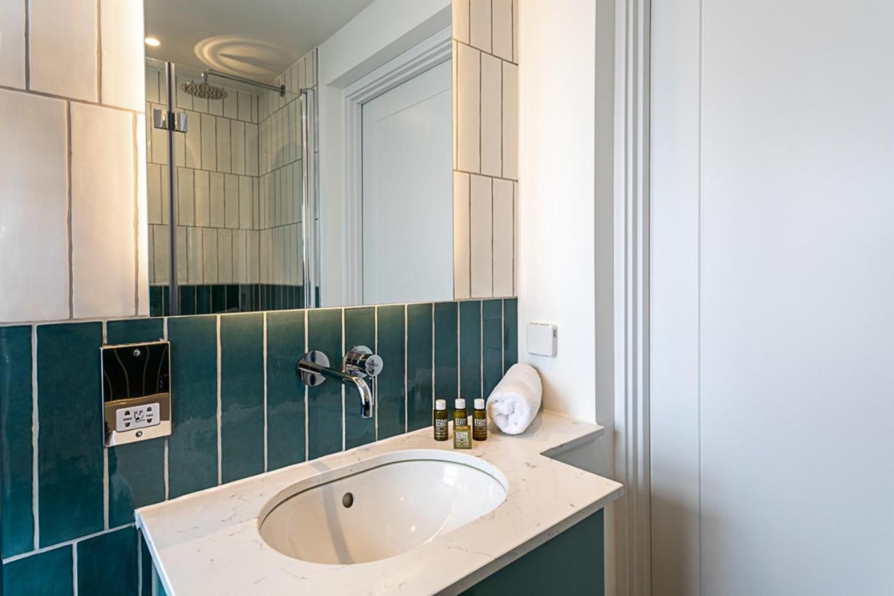 Modern And Stylish In West Kensington