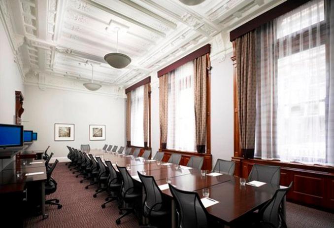 Club Quarters Trafalgar Square, 4*
