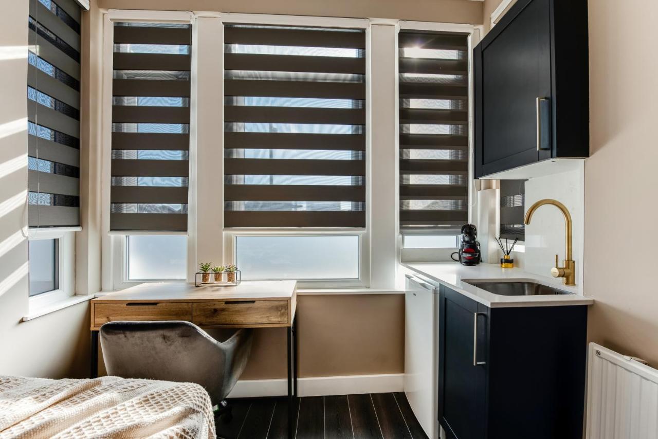 Appartement Elegant Studio - Perfect For Explorers Londen