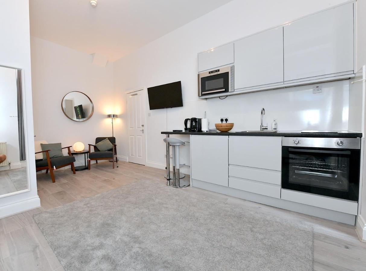 Studios: Line Convenience Near Westfield Apartment London