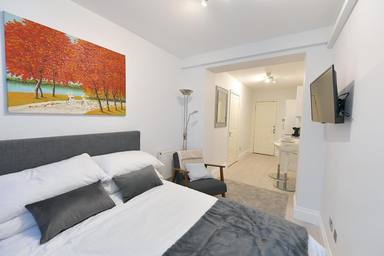 Studios: Line Convenience Near Westfield