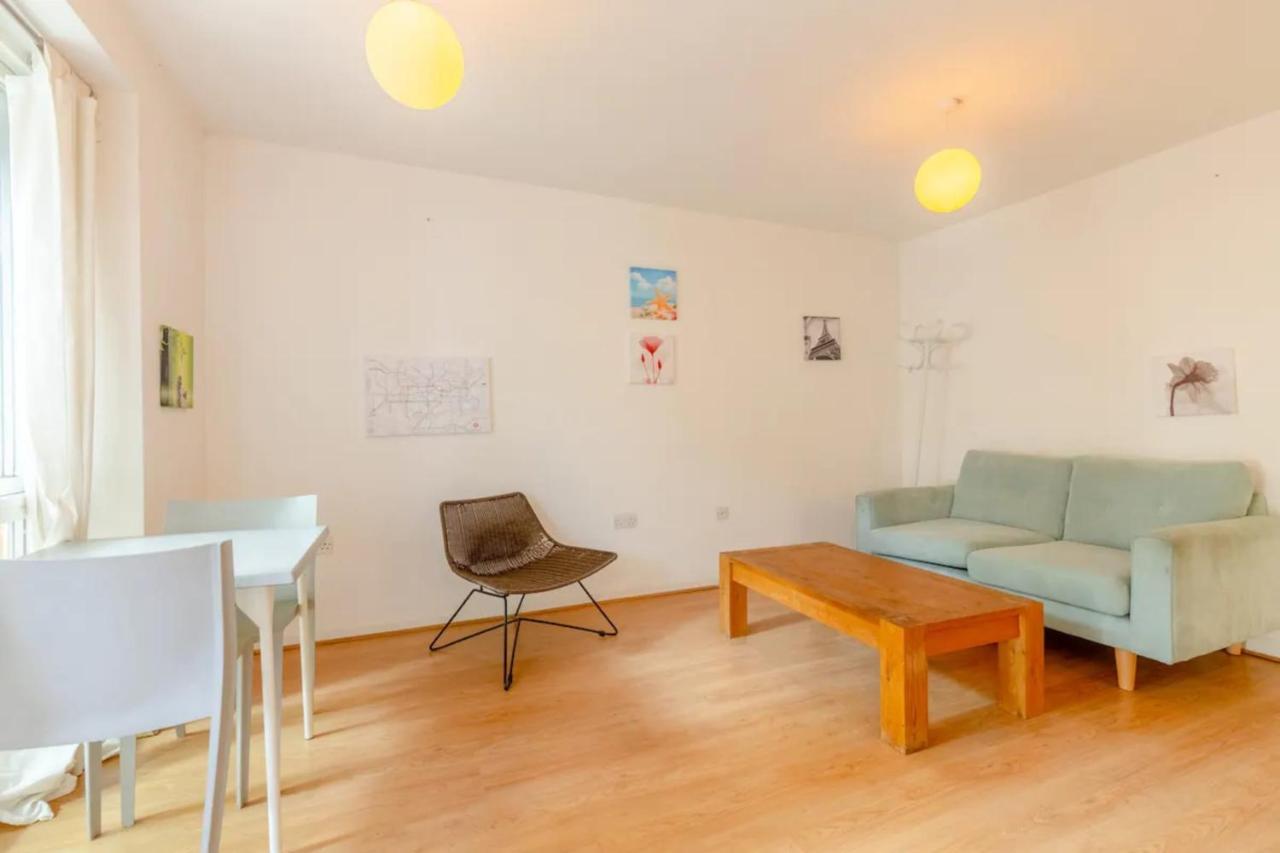 Apartment Spacious 1 Bed Near Shoreditch Park London