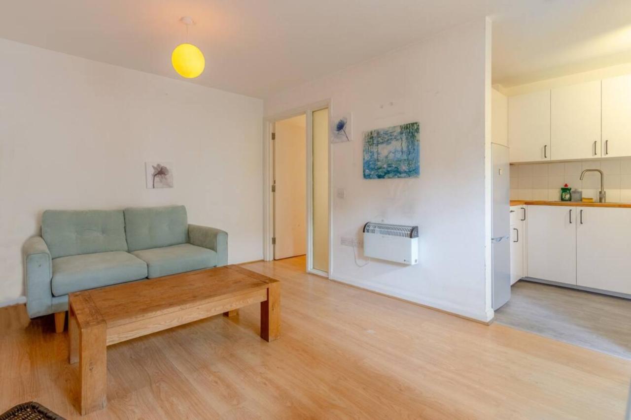 Spacious 1 Bed Near Shoreditch Park London