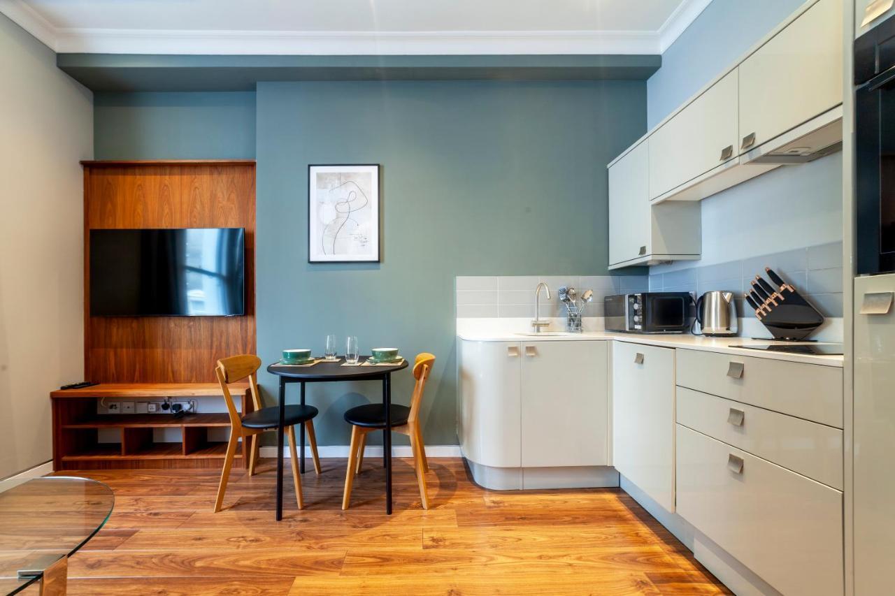 Bright & Spacious 1bdr Apt Near Lakeside Road Appartement Londres