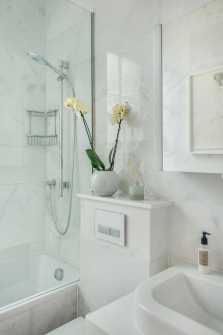 Hébergement de vacances The Artists Hideaway-2 Bed Mezzanine In Paddington Londres