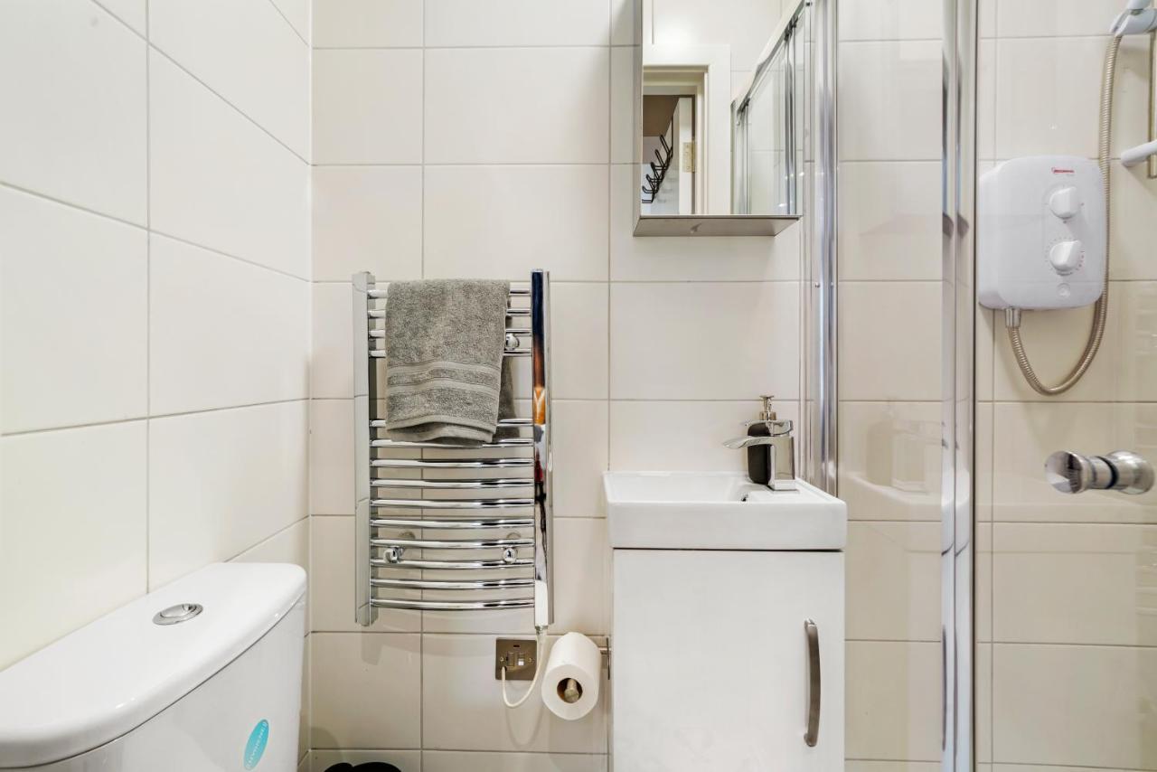 Cosy Heathrow - Parking - Garden Appartement *