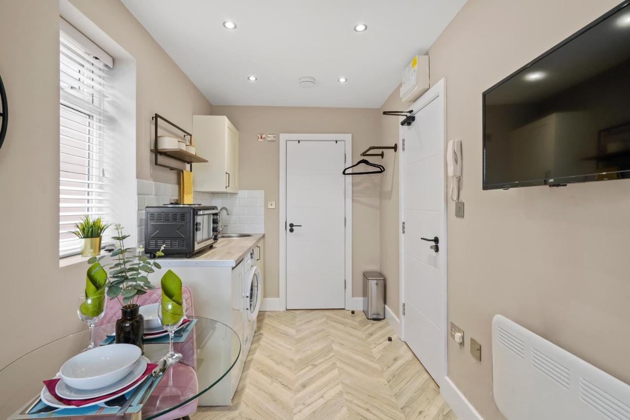 Cosy Heathrow - Parking - Garden Appartement Londen