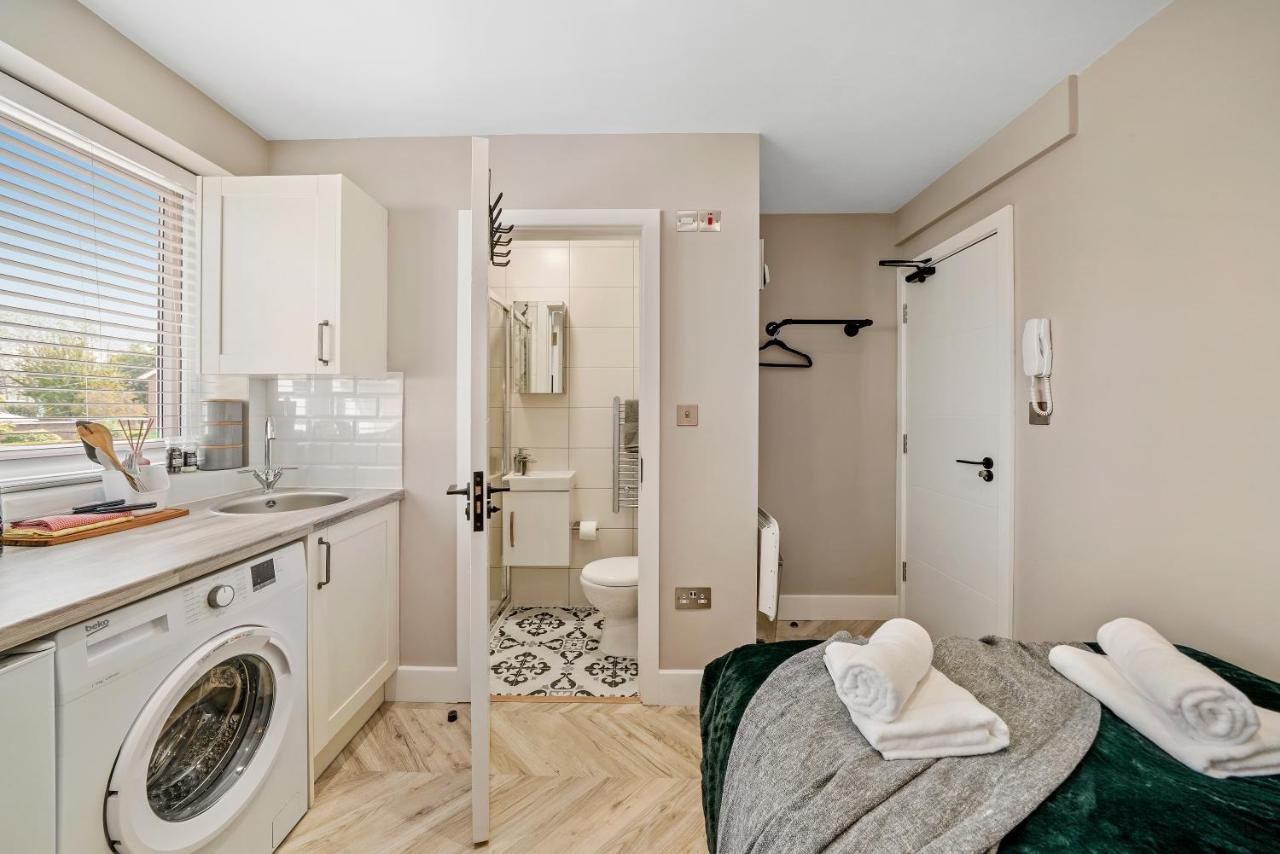 Cosy Heathrow - Parking - Garden Appartement *