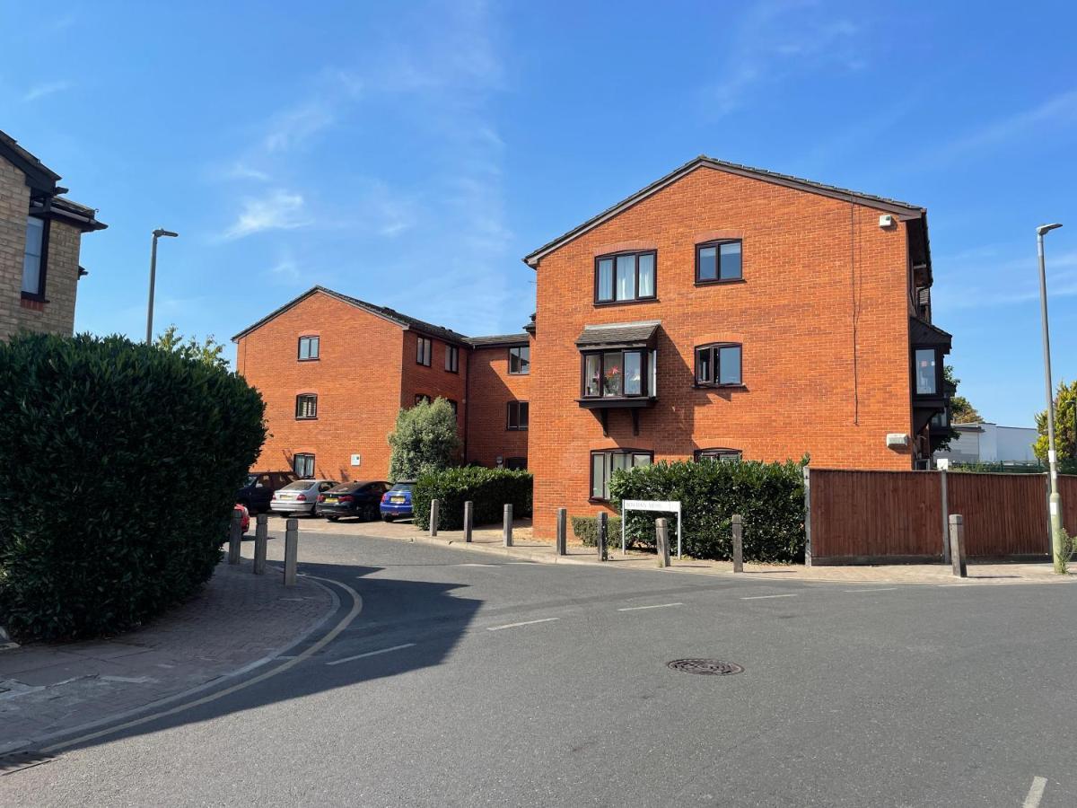 2 Bedroom Near Southfields Apartamento
