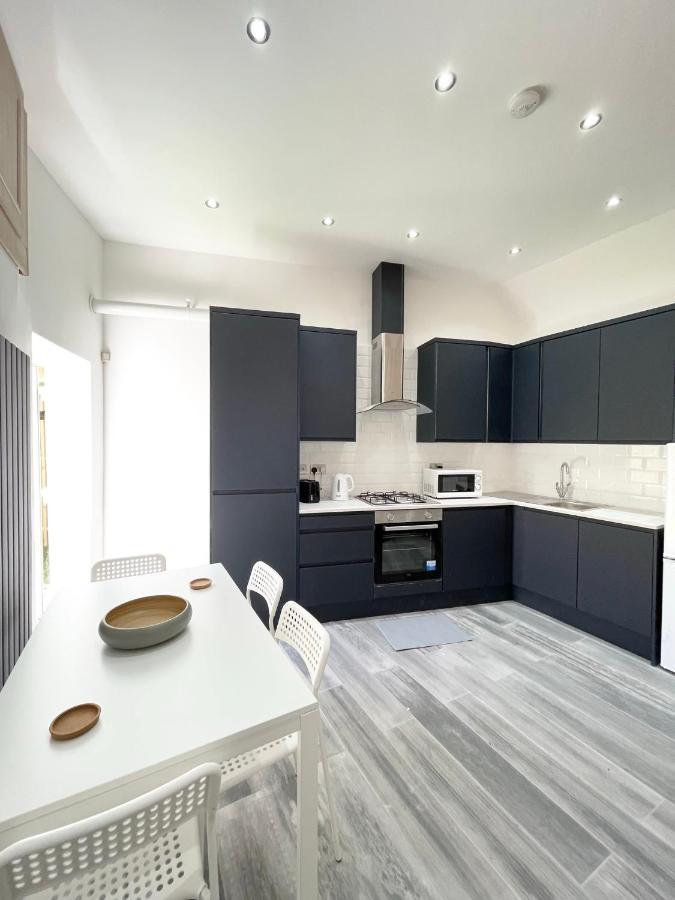 Appartement Lovely 4 Bed Perfect For Families!