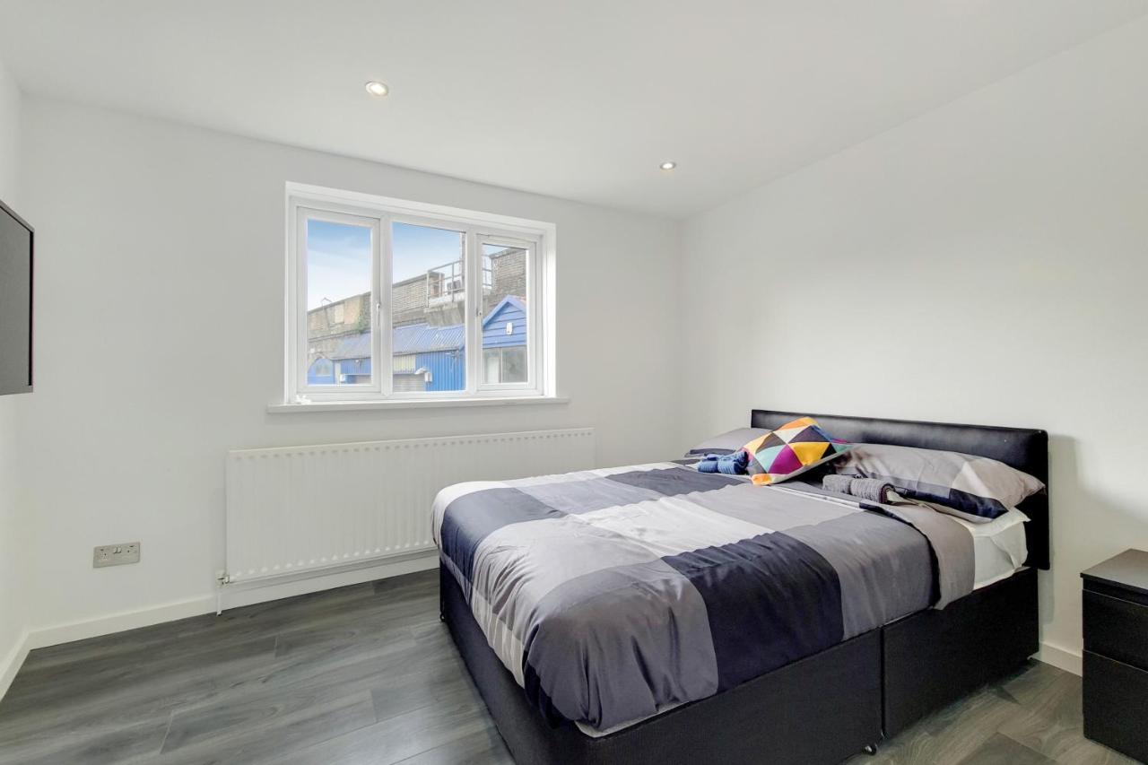Lovely 4 Bed Perfect For Families! *