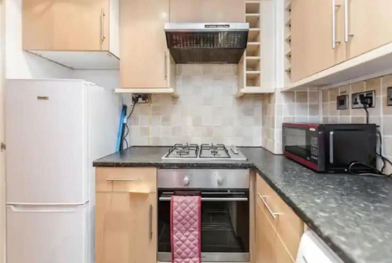 Aplacetostay Apartment, Zone 1 Bon Habitación en casa particular Londres