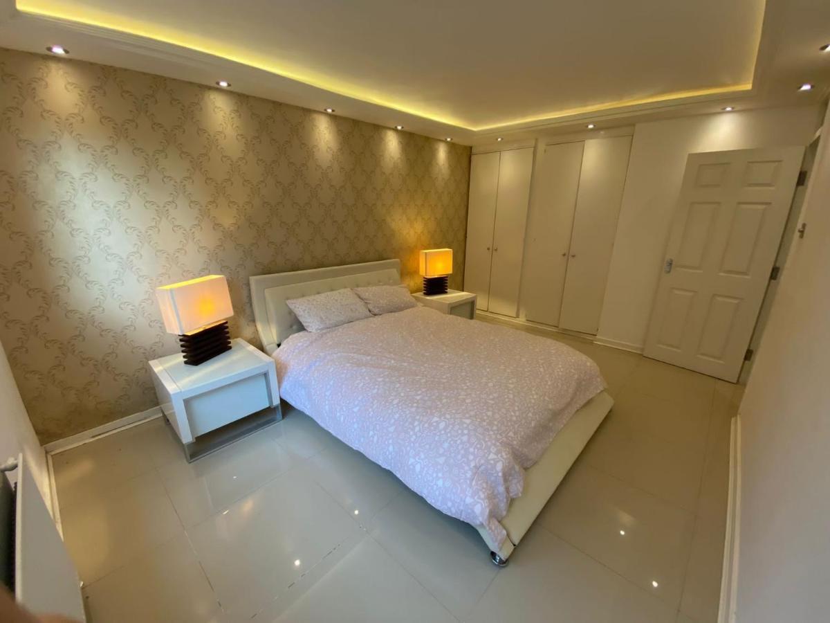 Lovely 2-bedroom Flat Facing Wimbledon Park *