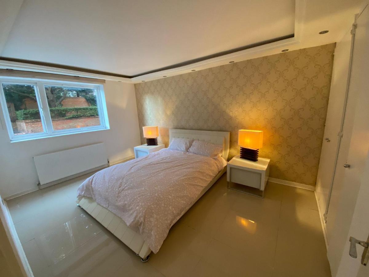 Lovely 2-bedroom Flat Facing Wimbledon Park Apartamento