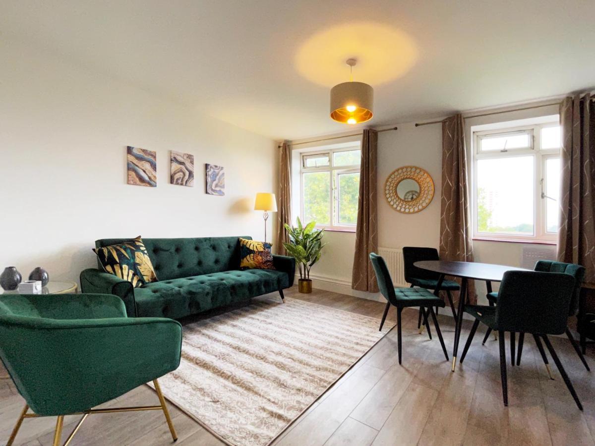 Sophie Place In Vauxhall - 3 Double Beds, 1 Sofa Bed, Spacious Apartment *
