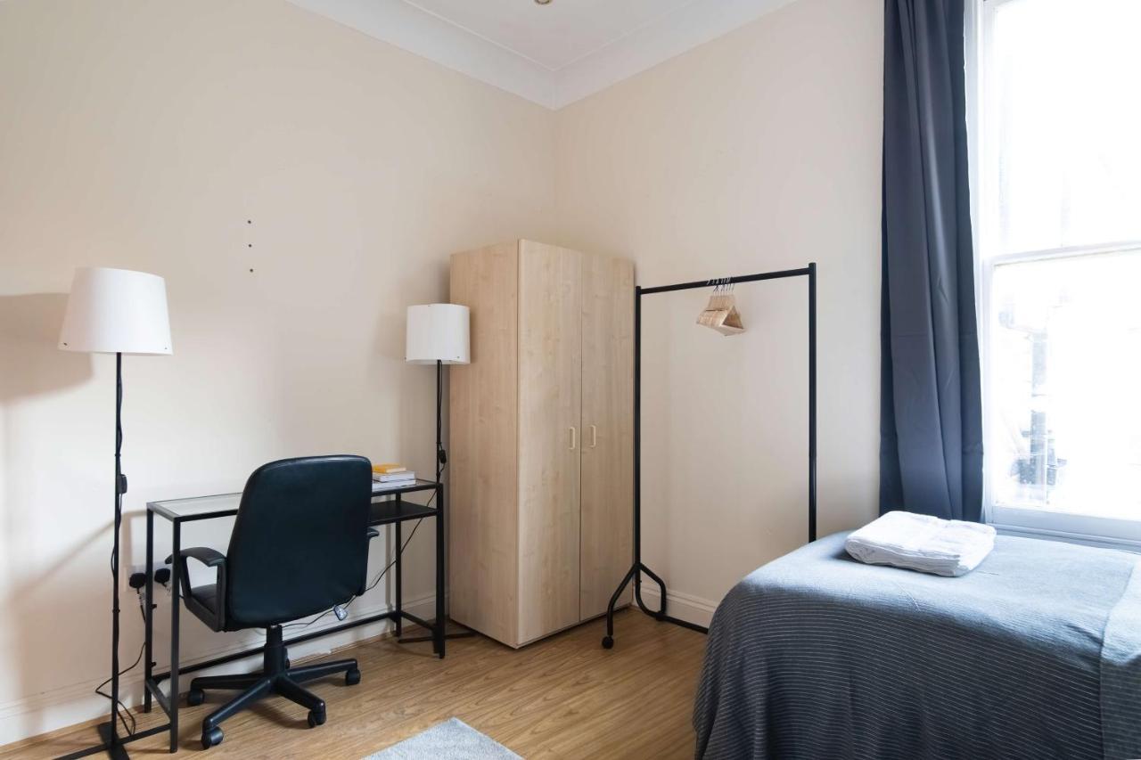 Two Bedroom In Tooting * Londen