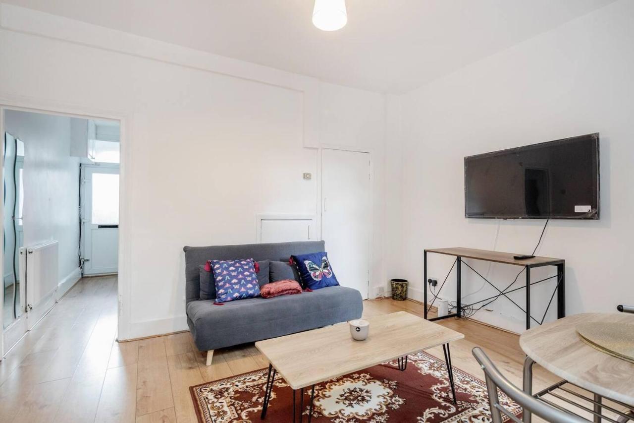 Impeccable And Welcoming 3-bed House In Сasa de vacaciones