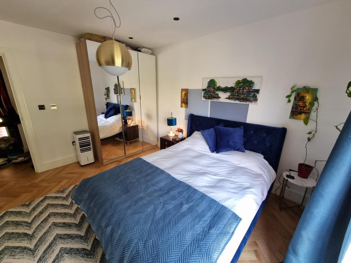 Privatunterkunft Bright Spacious In The Park