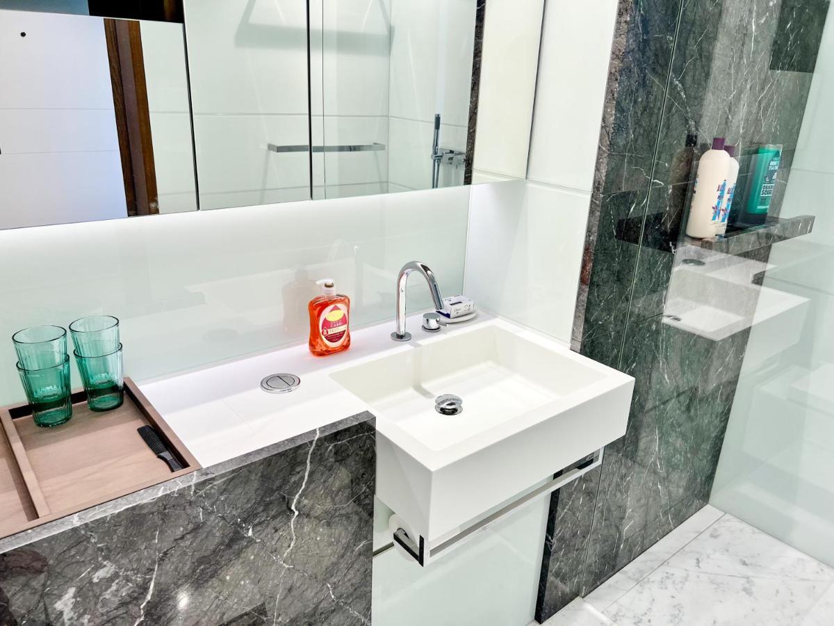 Deluxe Entire Studio Next To Eye & Trafalgar Square Apart-hotel Londres