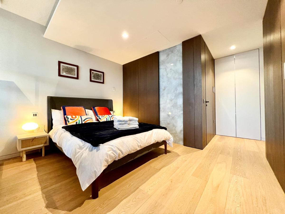 Deluxe Entire Studio Next To Eye & Trafalgar Square Apart-hotel