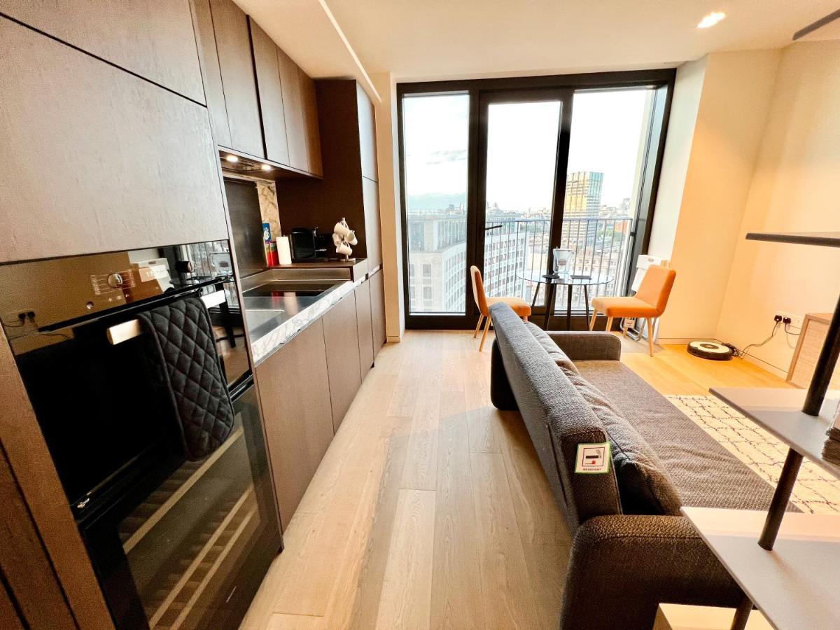 Deluxe Entire Studio Next To Eye & Trafalgar Square Aparthotel London
