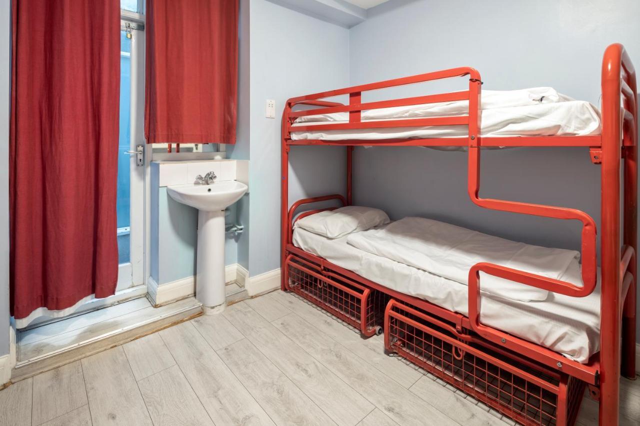 Hostal Astor Victoria