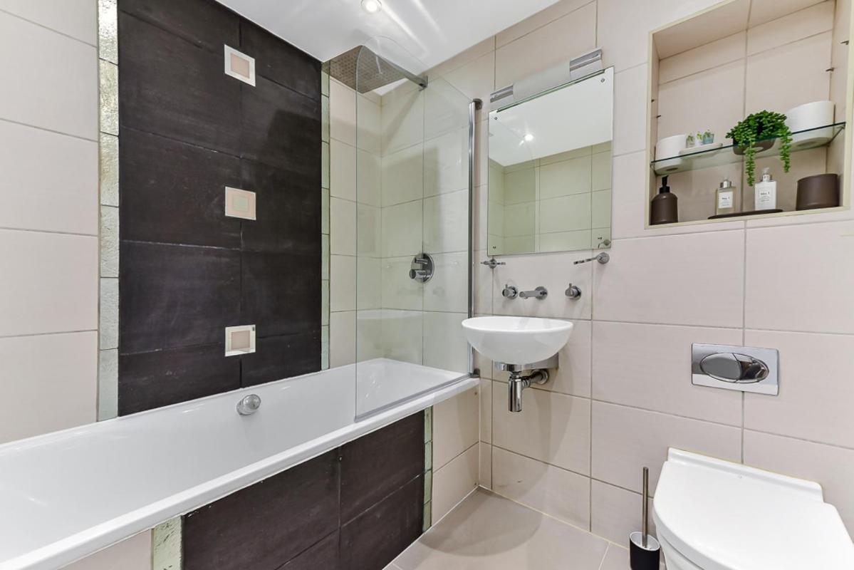 Spacious Cosy 2 Bed Flat, * Londres