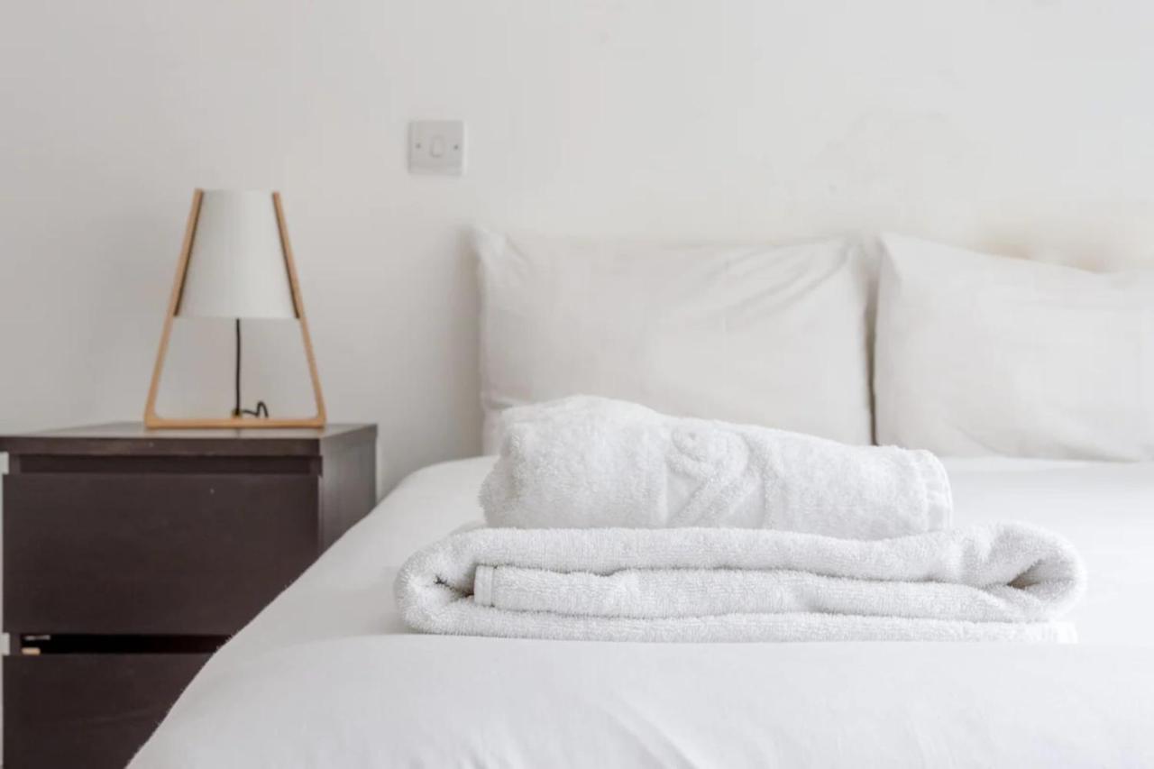 Spacious 1 Bed Near Shoreditch Park Apartment