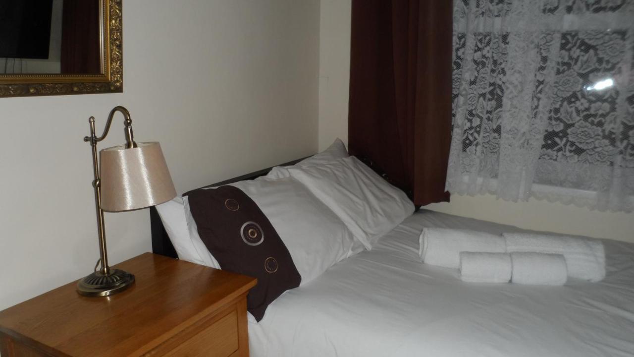 Ferienhaus Bubblesbnb 7 Bedroom House, 16 Beds, Sleeps 22