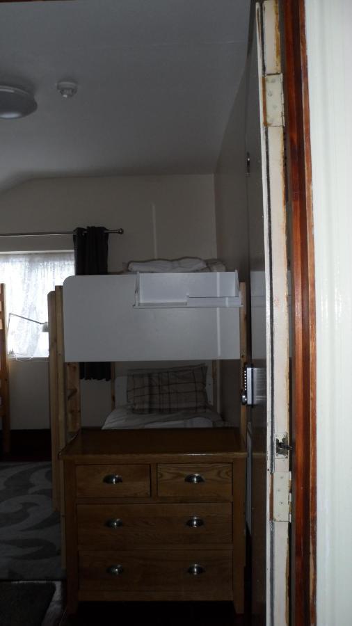 Bubblesbnb 7 Bedroom House, 16 Beds, Sleeps 22 Ferienhaus London