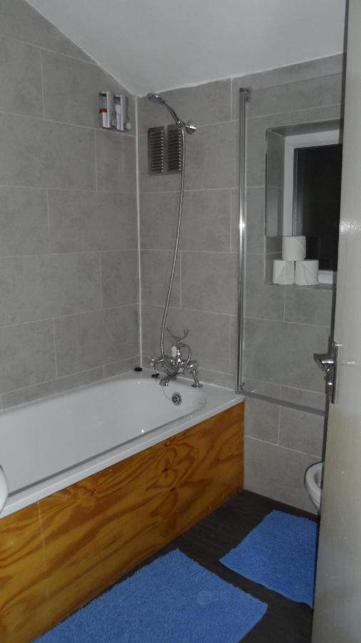 Bubblesbnb 7 Bedroom House, 16 Beds, Sleeps 22 Ferienhaus