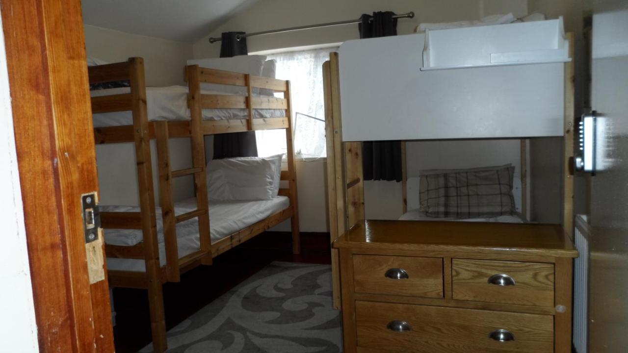 Bubblesbnb 7 Bedroom House, 16 Beds, Sleeps 22 * London