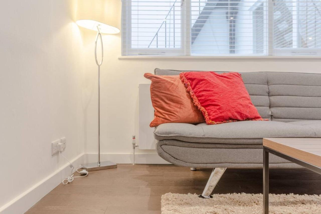 Modern Flat In The Heart Of West