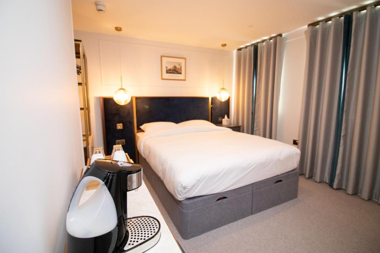 Three Falcons 4* Londen