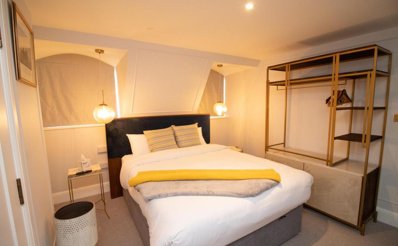 Three Falcons 4* Londen
