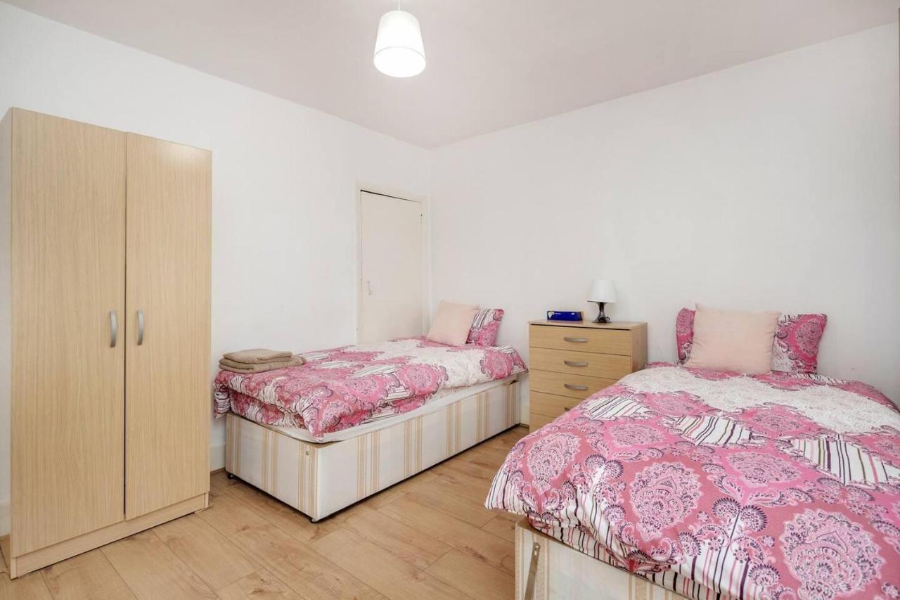 Impeccable And Welcoming 3-bed House In Сasa de vacaciones