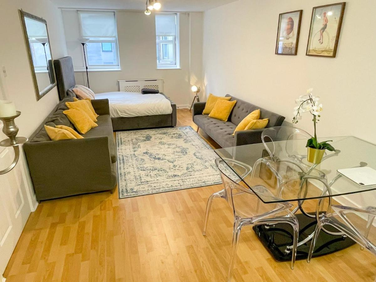 Flat 18 Apartment London