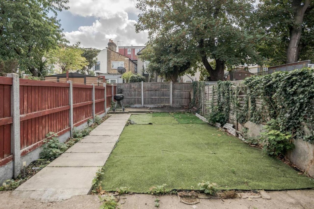 Impeccable And Welcoming 3-bed House In Londres