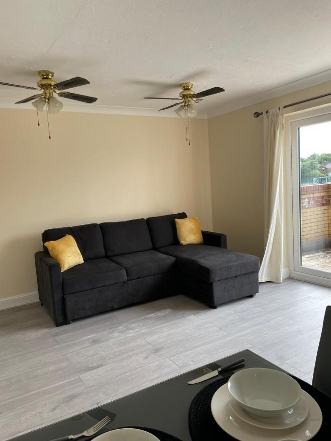Lewisham Contractors' Haven: Spacious 3-bedroom With Parking & Wi-fi *