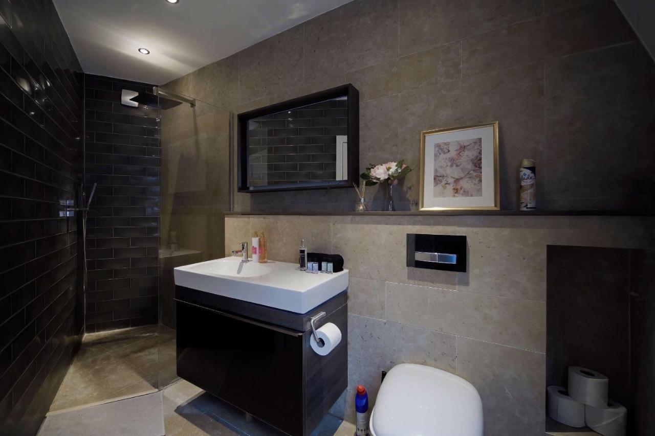 Stunning Camden House With Private Terrace & Free Parking Londen