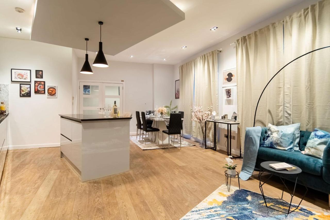 Stunning Camden House With Private Terrace & Free Parking Vakantiehuis