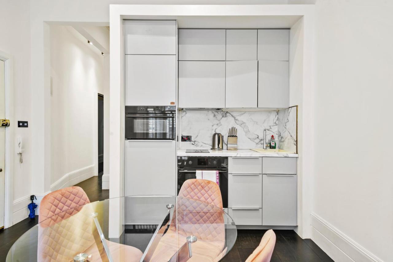 1 & 2 Bed Cosy Next To Earls Court Free Wifi Apartment