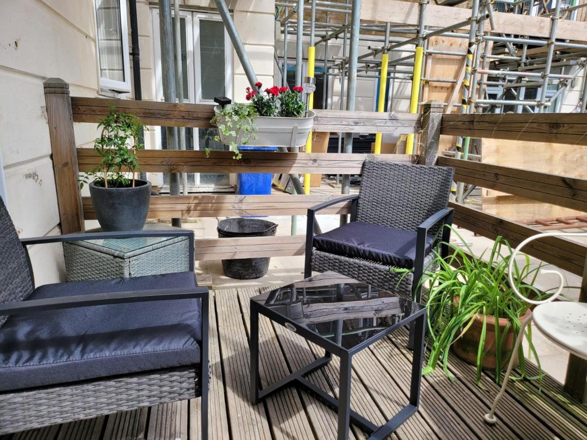 Three Bedroom By Beautiful Park * Londres