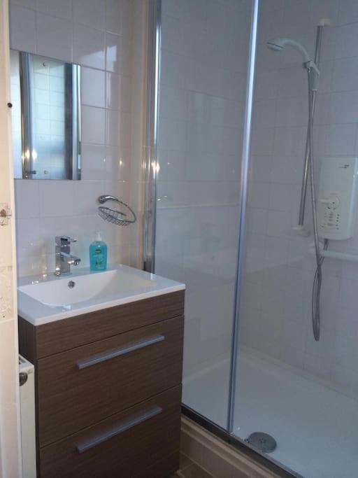 3 Bedroom Flat In Maida Vale * Londres